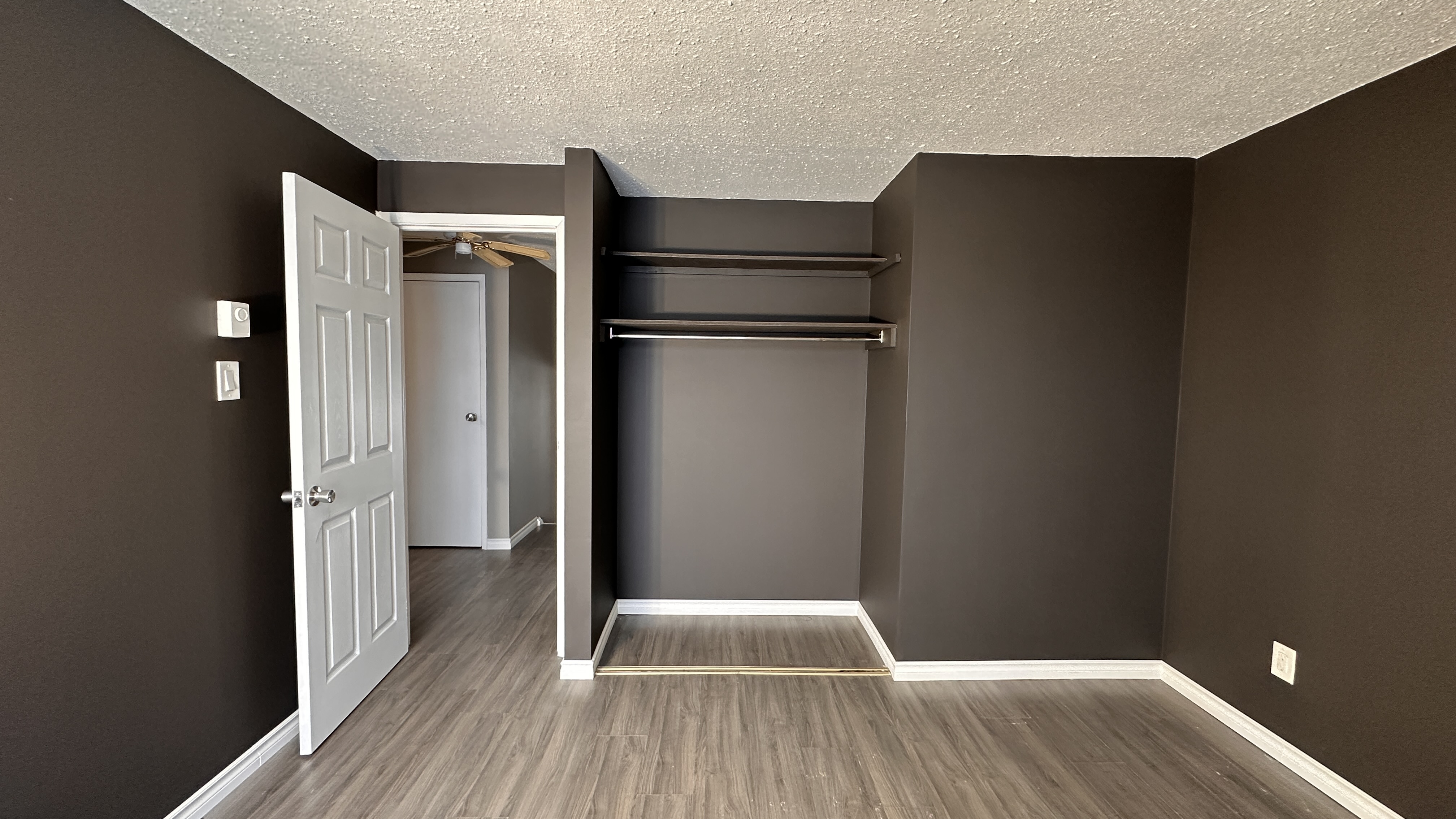 Before and after painter-near-me - interior-painting project in Timmins ON - OV Property Solutions